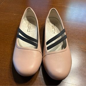 Tan Kuru Mary Jane flats size 39 Euro (approx. 8.5 US)